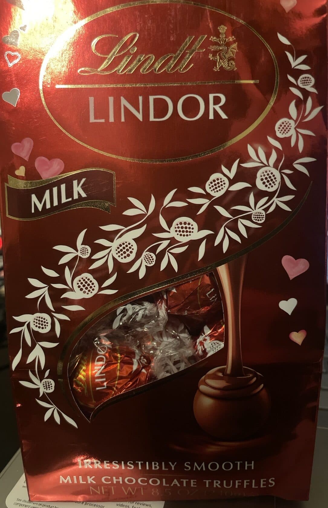 Lindt & Sprungli (Schweiz) Ag Lindor Milk Chocolates Truffles packshot