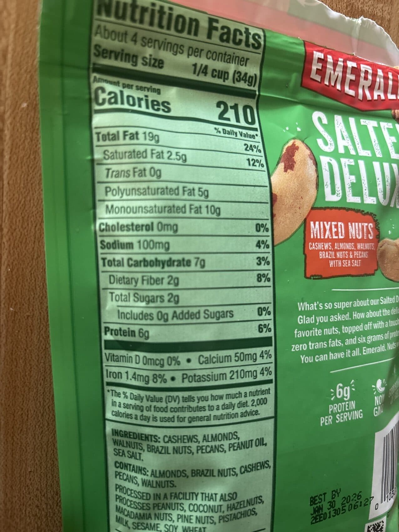 Emerald Salted Deluxe Mixed Nuts packshot