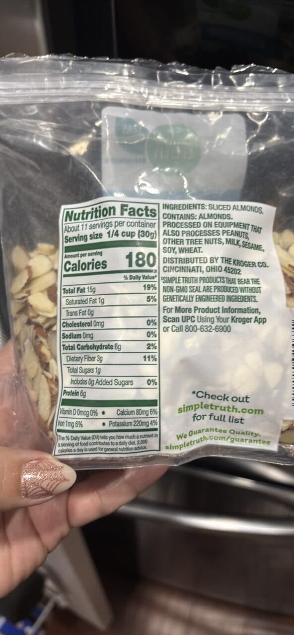 Simple Truth Almonds, Sliced packshot