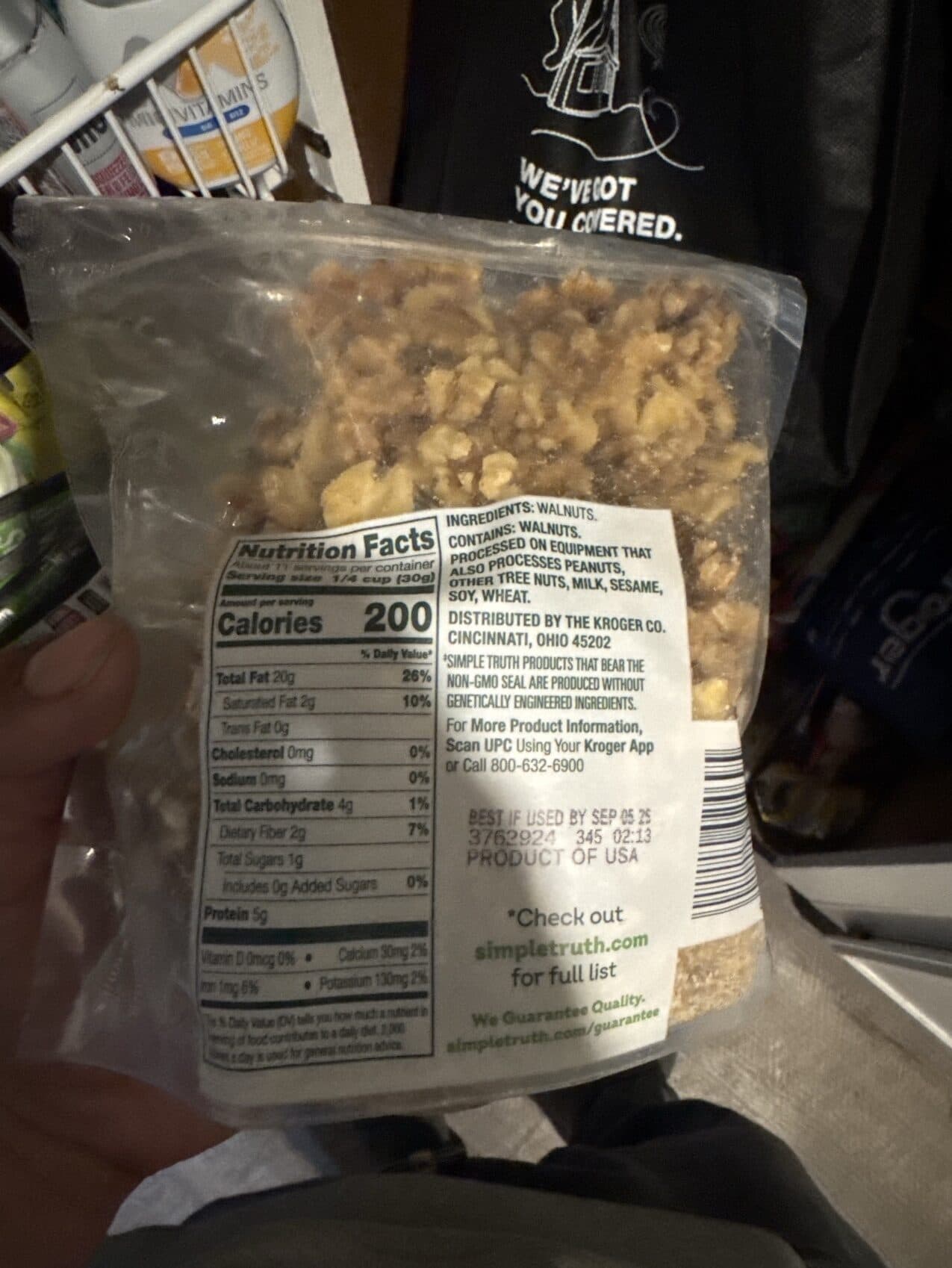 simple truth WALNUTS packshot