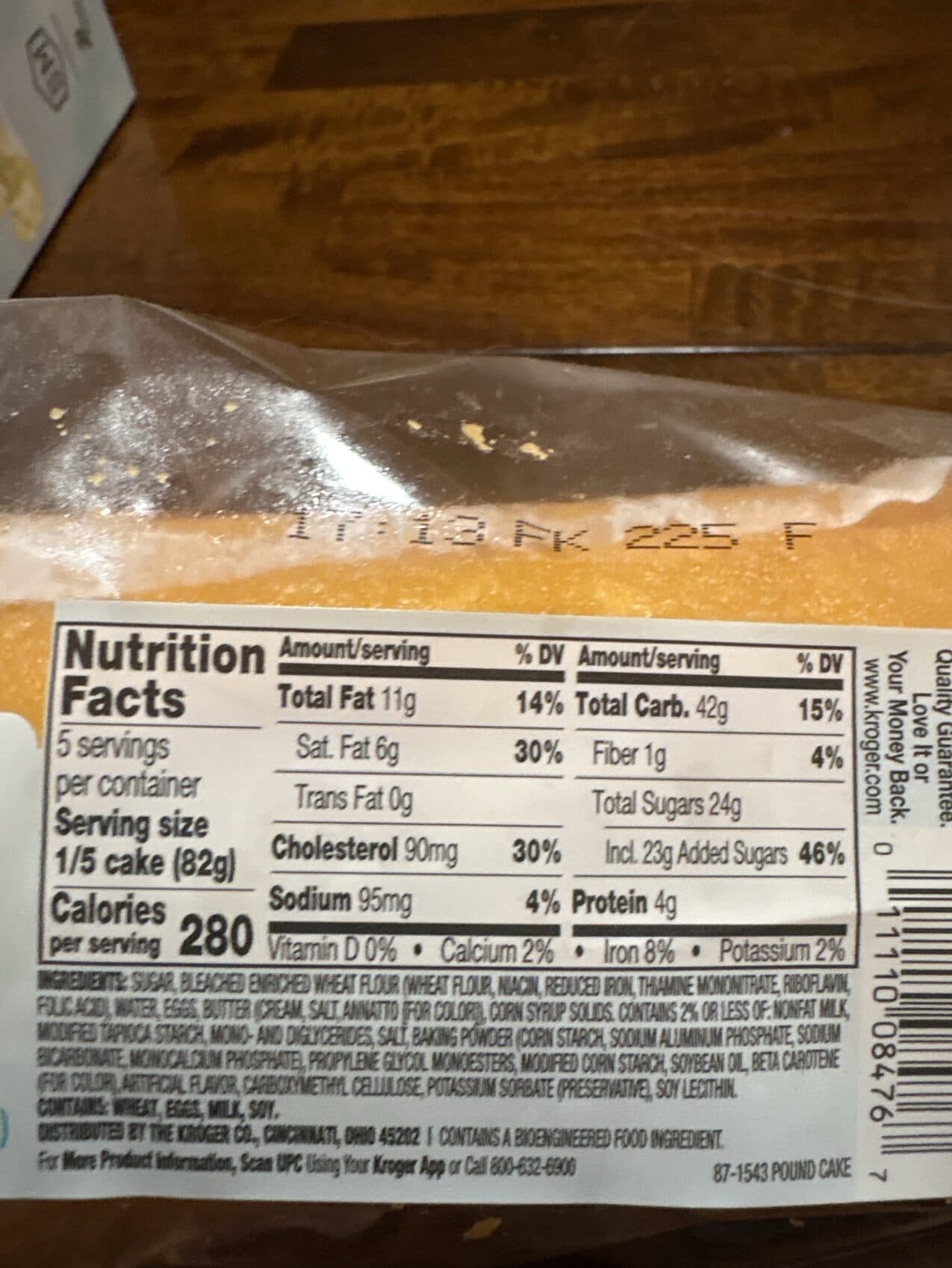 Bakery Fresh Fred Meyer 8" White Cake Decorated packshot