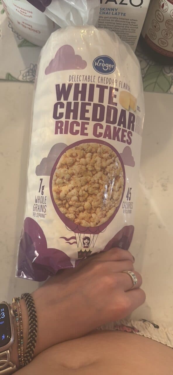Kroger White Cheddar Rice Cakes packshot