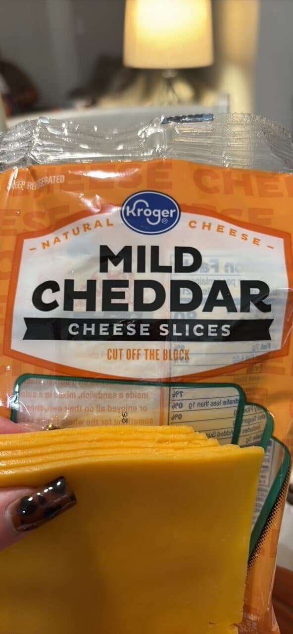 Kroger Mild Cheddar Cheese Slices packshot