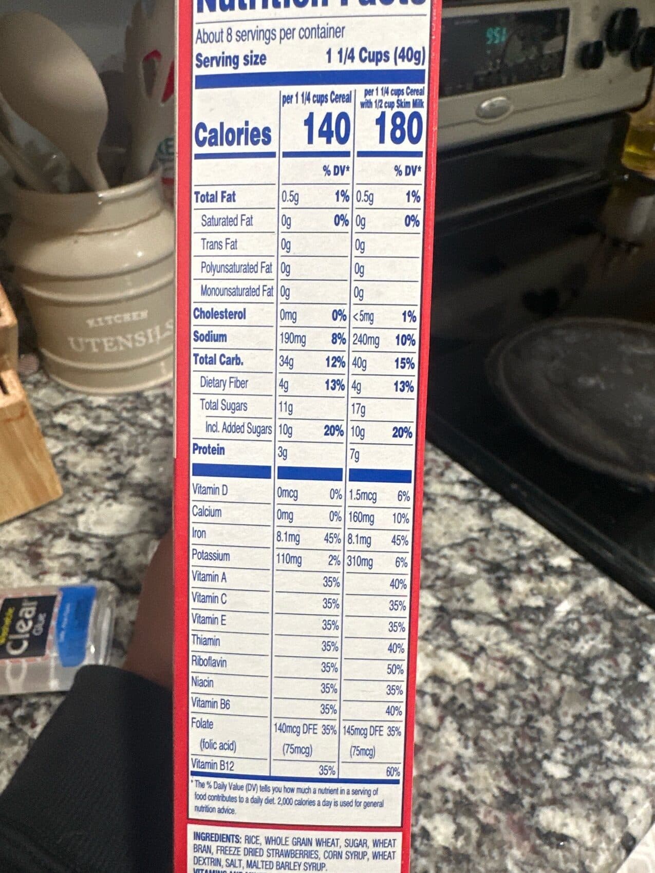 Kroger Toasted Flakes With Strawberries packshot