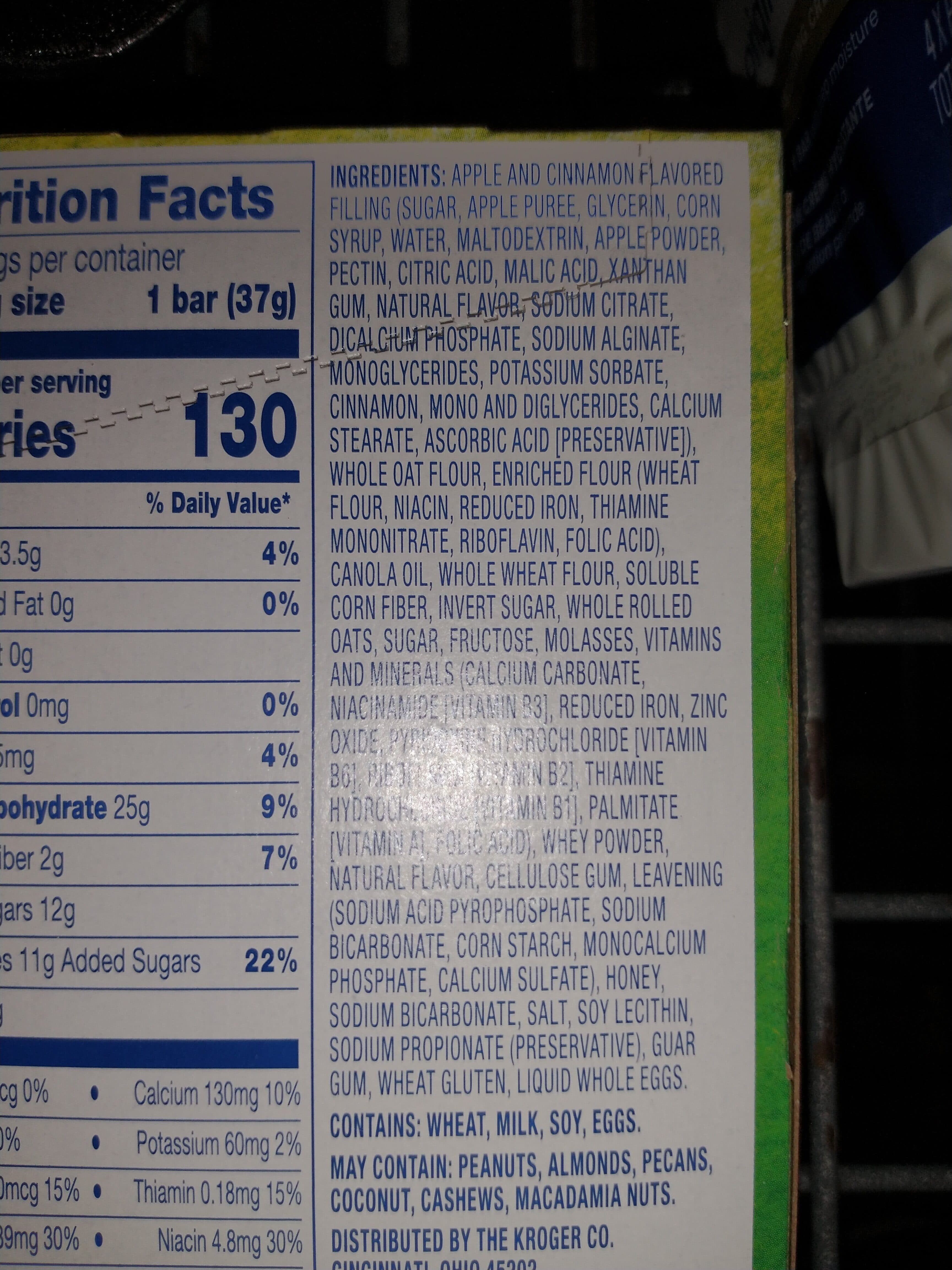 Kroger Fruit & grain cereal bars packshot