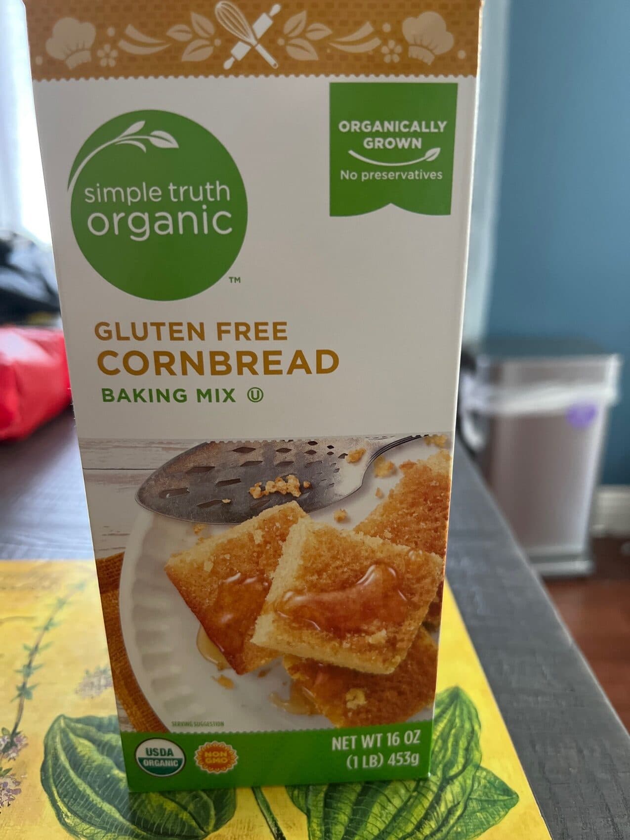 Simple Truth Organic Gluten Free Cornbread Baking Mix packshot