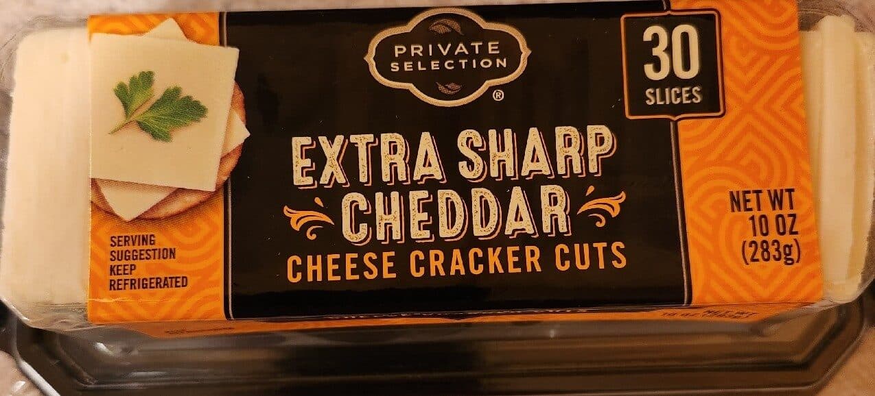 Private Selection Sliced Extra Sharp White Cheddar Cheese packshot