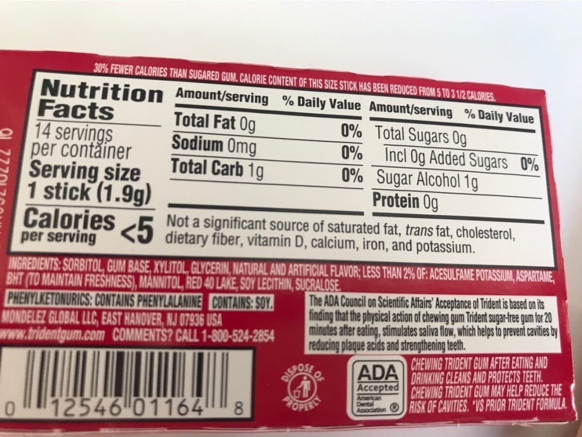 Trident Strawberry twist packshot