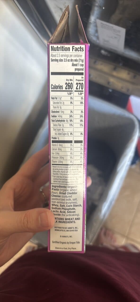 Annie's Shells & White Cheddar packshot