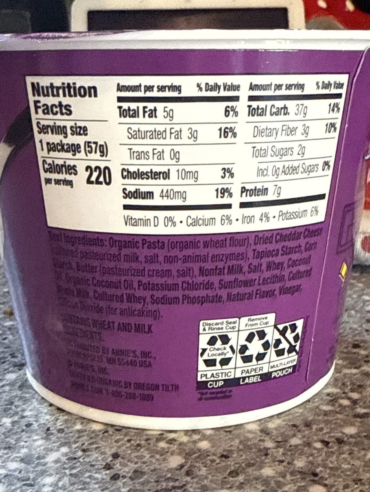 Annie's White Cheddar packshot