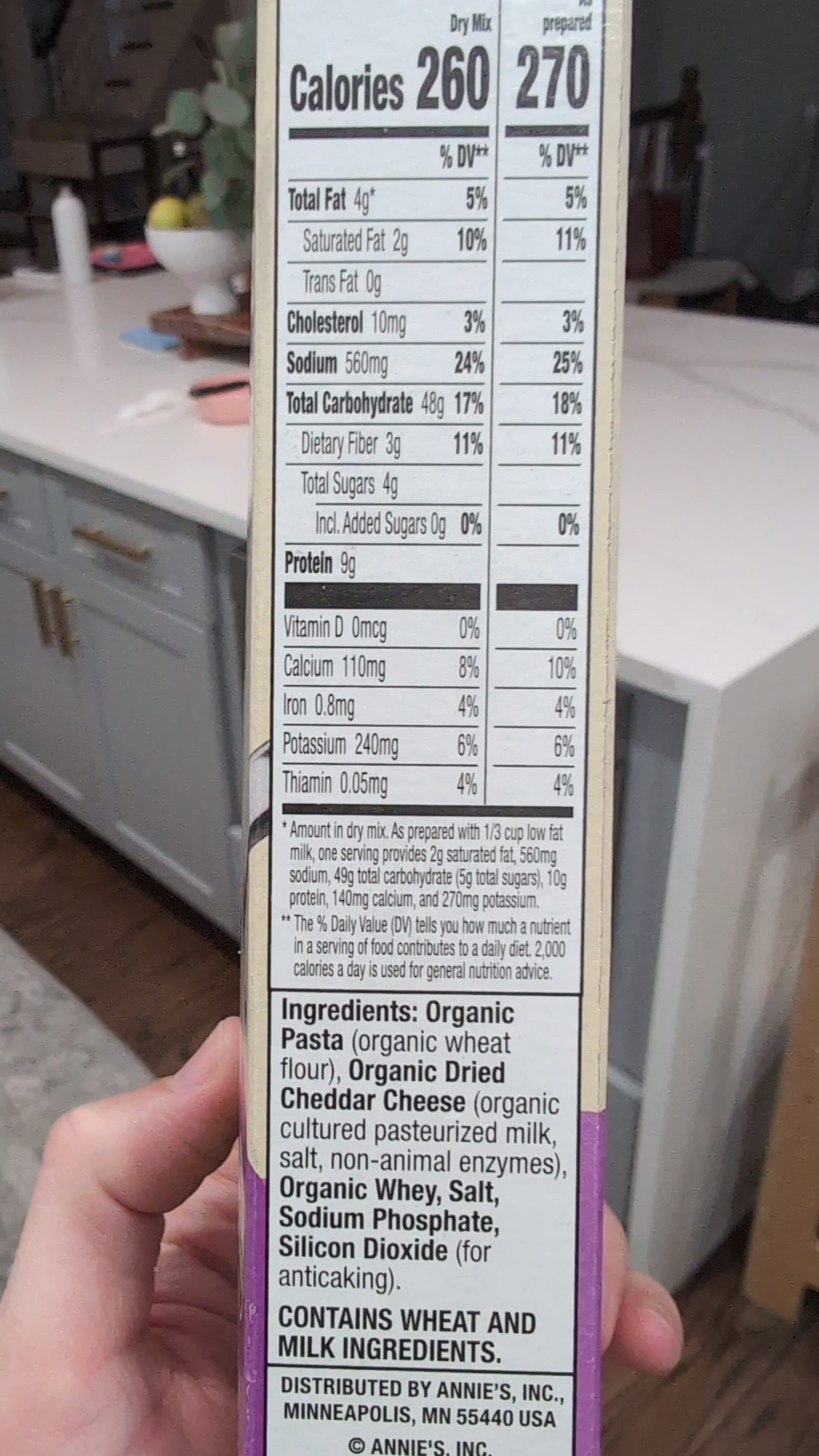 Annie's Organic Shells & White Cheddar packshot