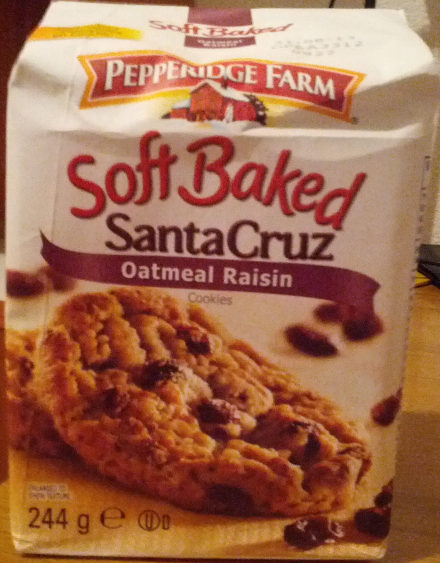 Pepperidge Farm Soft Baked Santa Cruz Oatmeal Raisin Cookies packshot