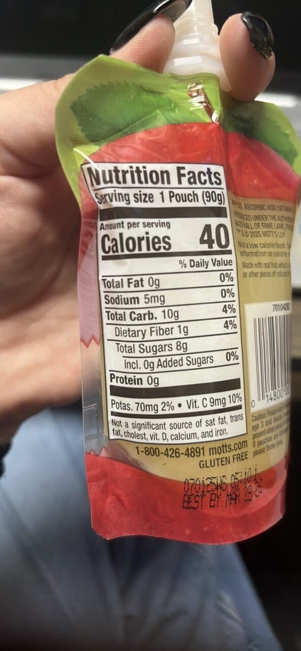 Mott's Applesauce Apple packshot