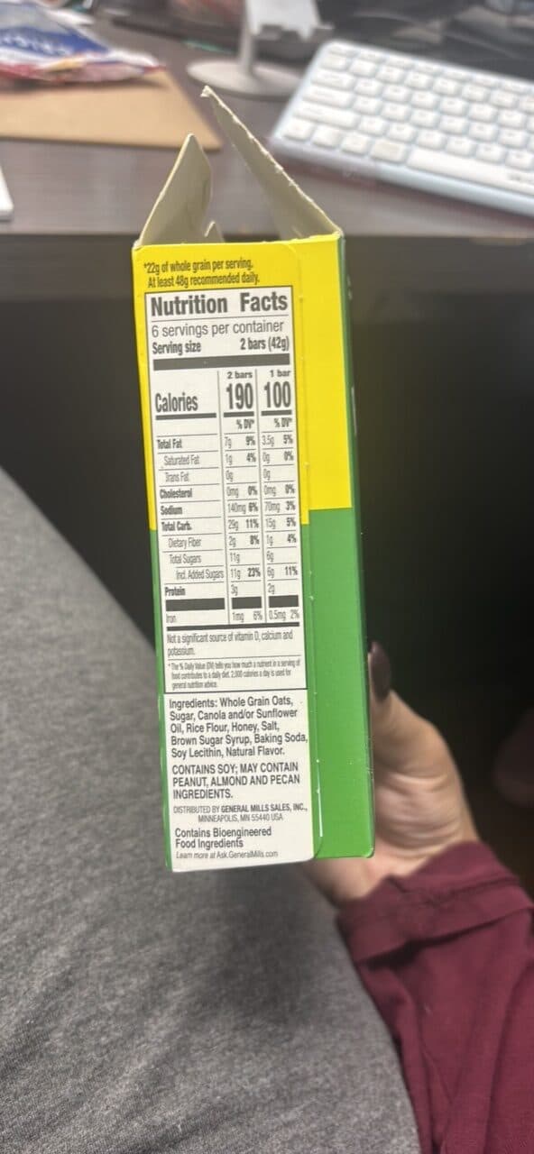 Nature Valley Oats 'n Honey Granola Bars packshot