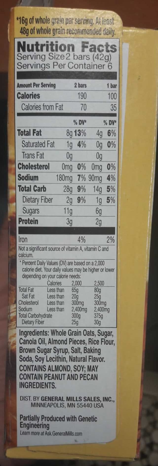 General Mills Crunchy Granola Bars Crunchy Roasted Almond packshot