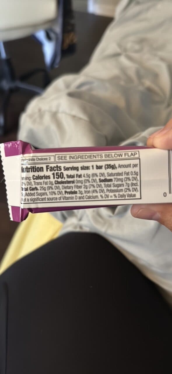 Nature Valley Chewy Granola Bar Trail Mix packshot