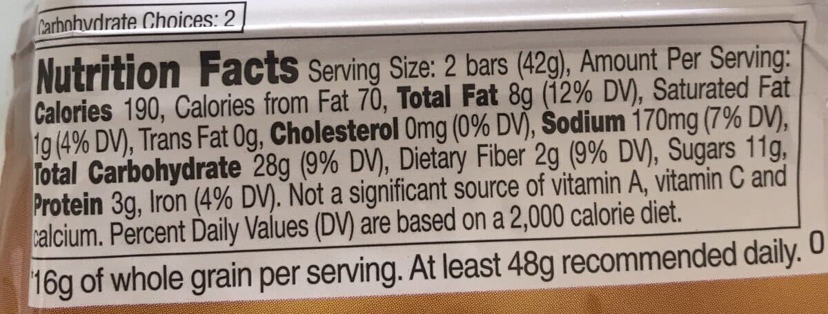 Nature Valley Pecan crunchy granola bars packshot
