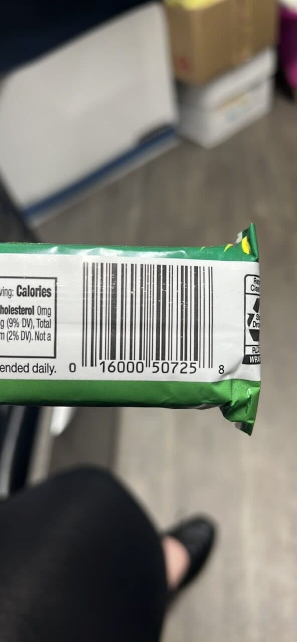 Nature Valley Oats 'n Dark Chocolate Granola Bars packshot
