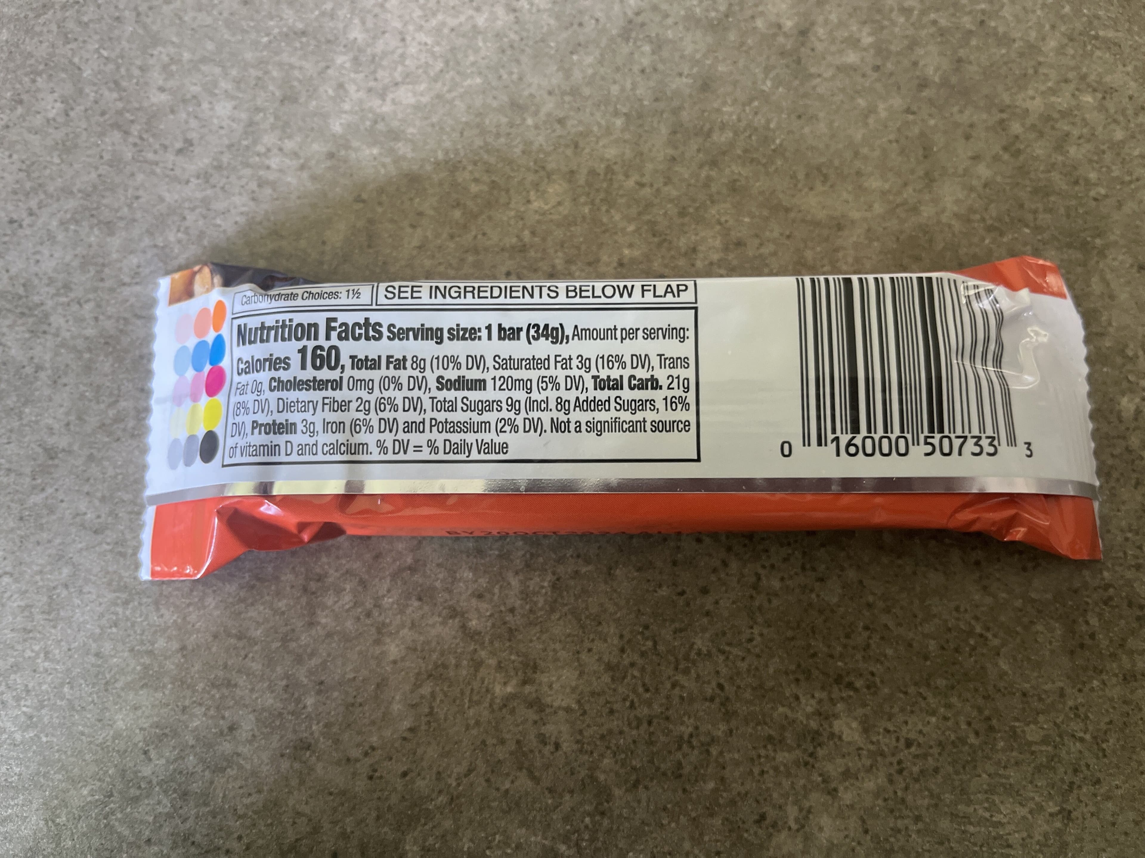 Nature Valley Sweet & Salty Nut Dark Chocolate, Peanut & Almond Chewy Granola Bar packshot