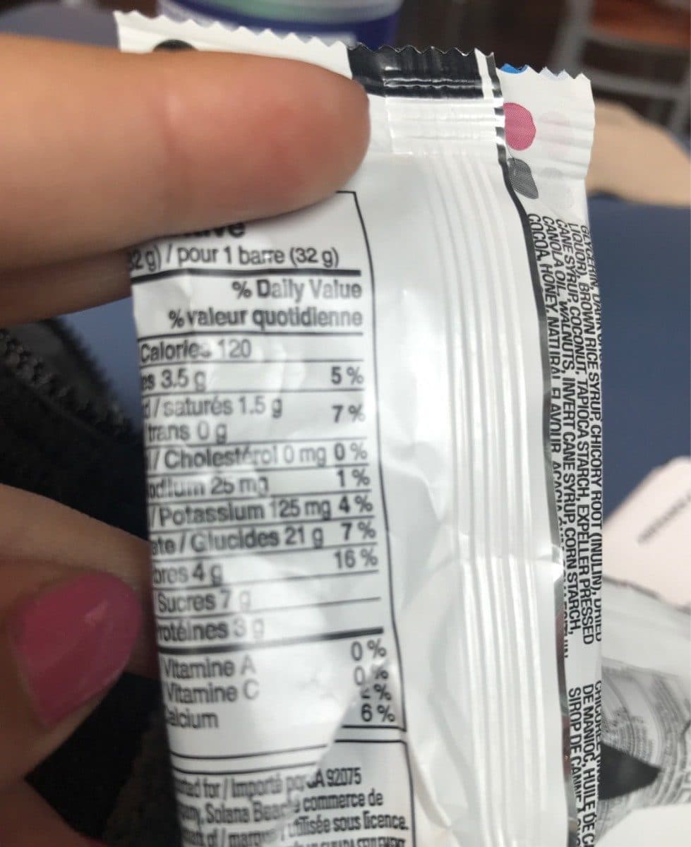 Kashi Dark chocolage coconut granola bar packshot