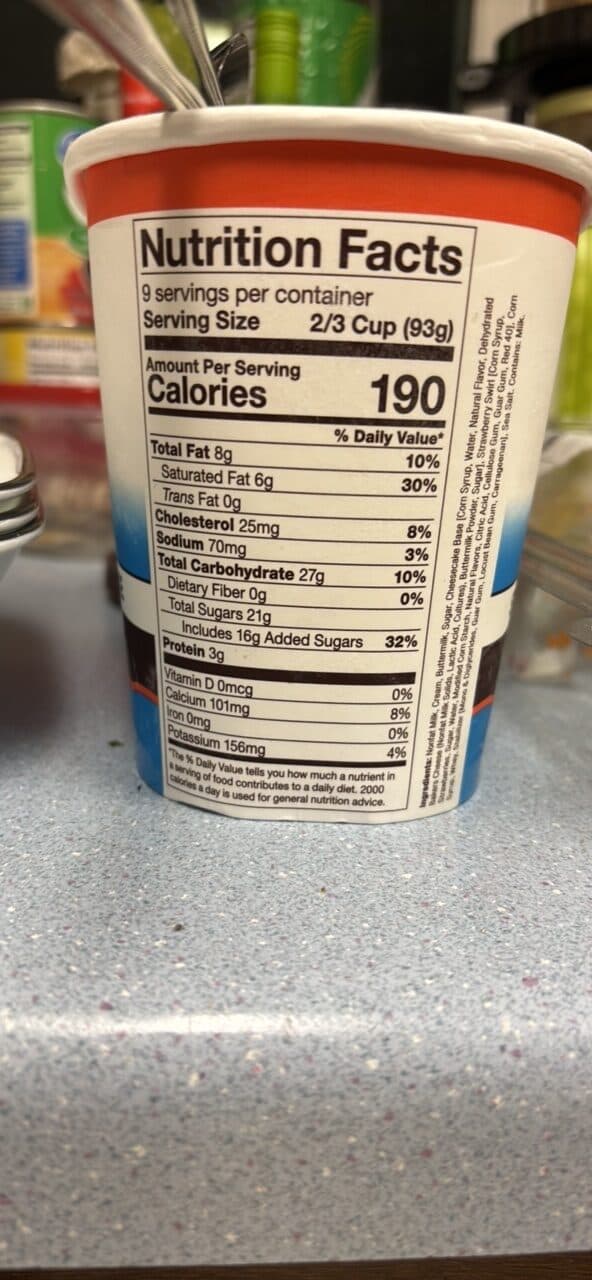 CEDAR CREST STRAWBERRY CHEESECAKE packshot