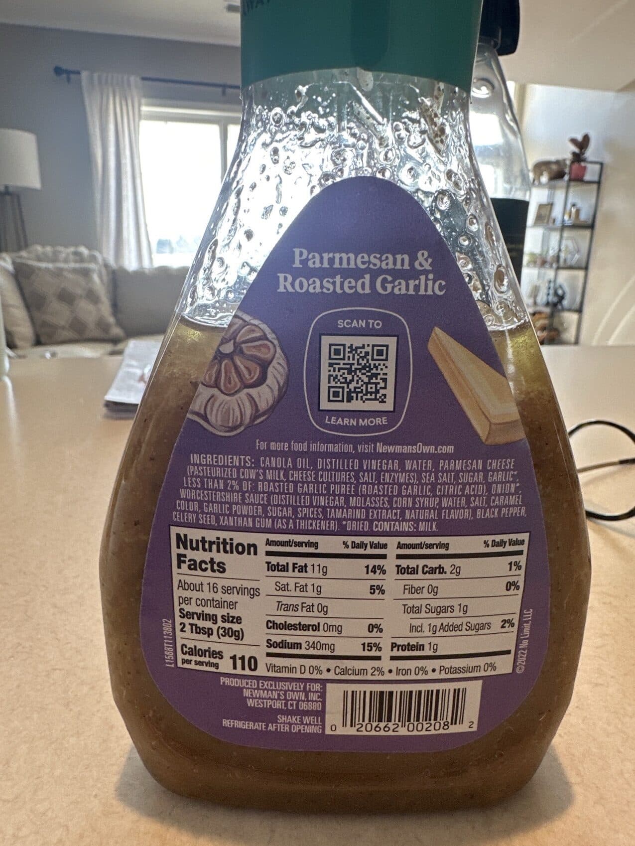 Newman's Own Parmesan & Roasted Garlic Dressing packshot