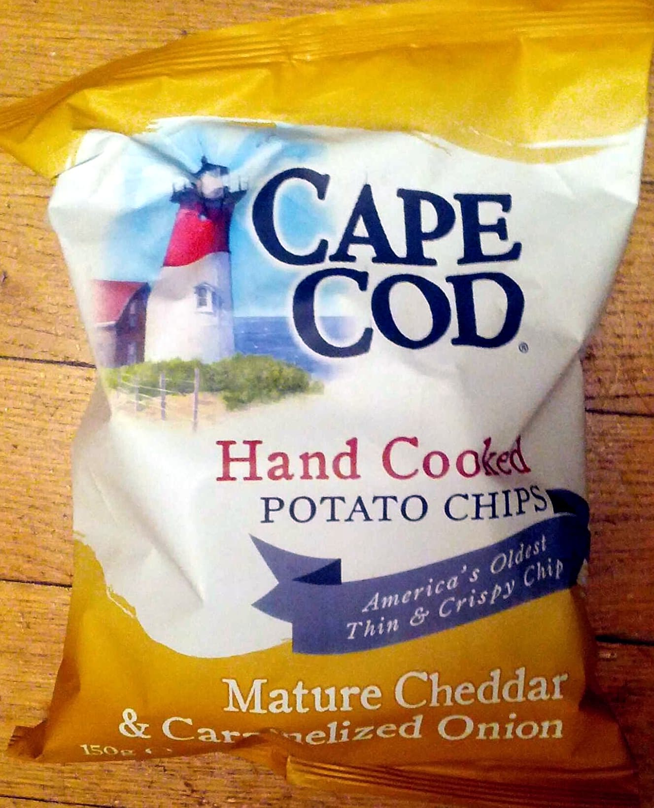 Cape Cod Hand Cooked Potato Chips Mature Cheddar & Caramelized Onion packshot