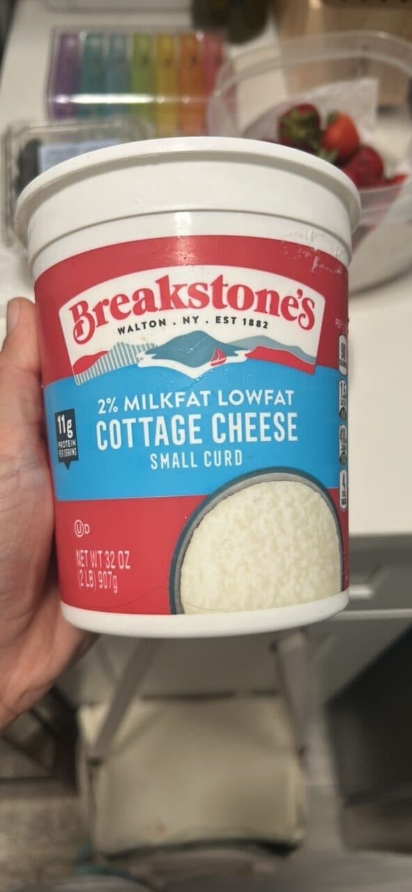 Breakstone's 2% Milkfat Lowfat Cottage Cheese Small Curd packshot