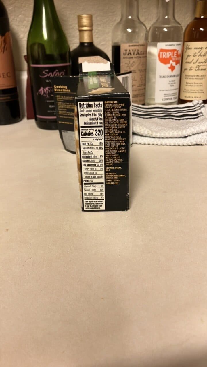 Cracker Barrel Macaroni & Cheese Dinner Sharp White Cheddar packshot