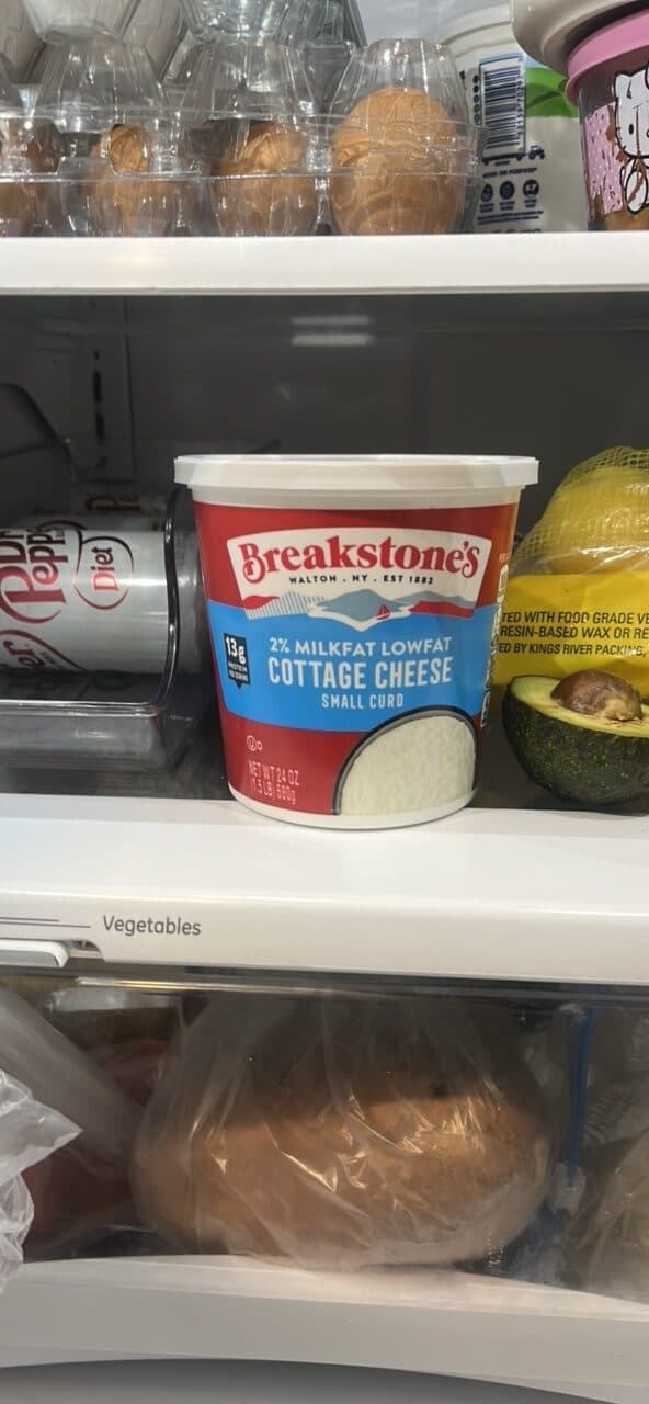 Breakstone's 2% Milkfat Lowfat Cottage Cheese Small Curd packshot
