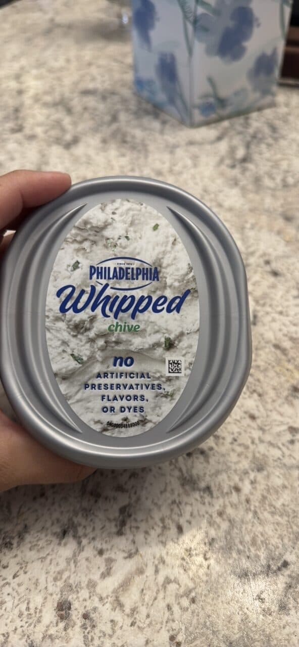Philadelphia Whipped chive whipped cream cheese spread packshot