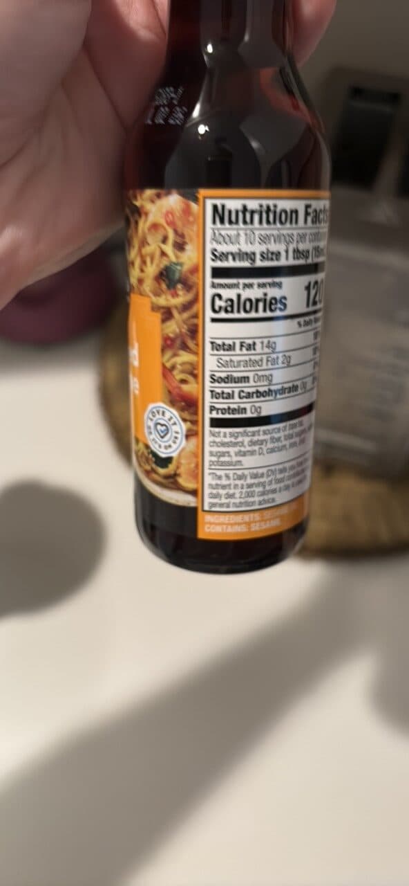 Signature Select Toasted Sesame Oil packshot