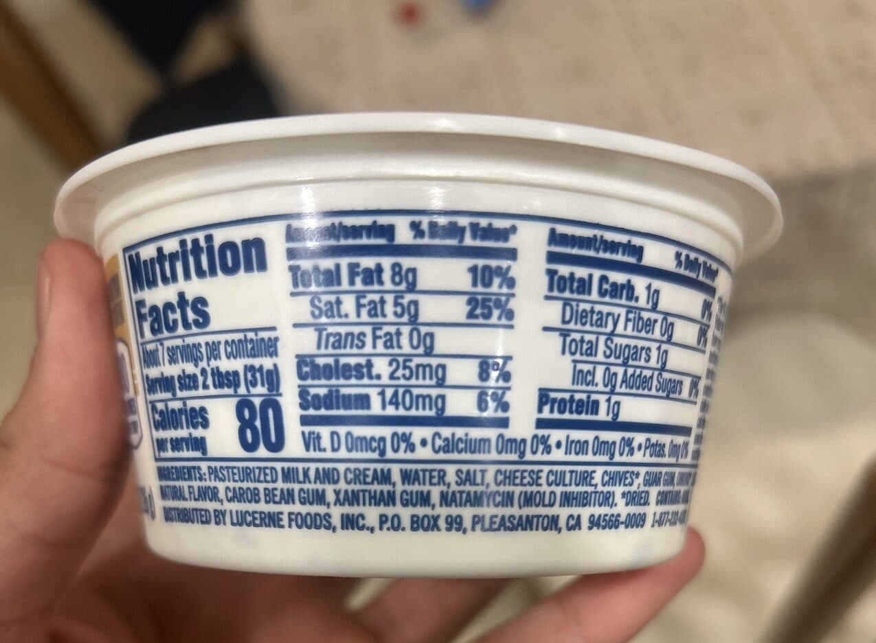 Lucerne Chive & Onion Cream Cheese Spread packshot