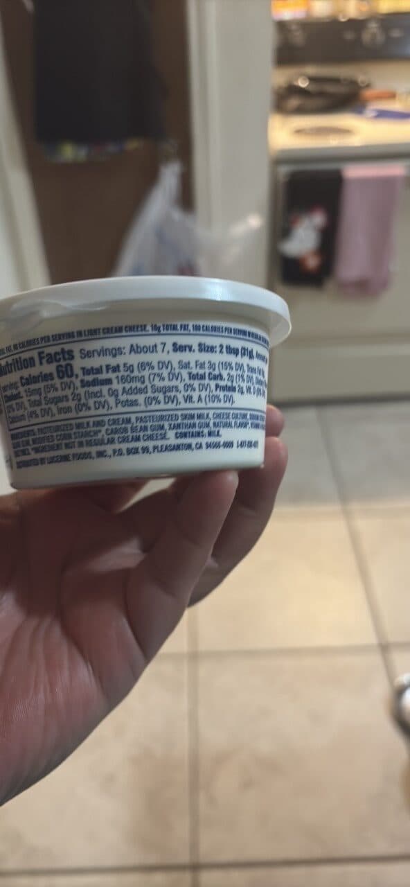 Lucerne light Cream Cheese packshot