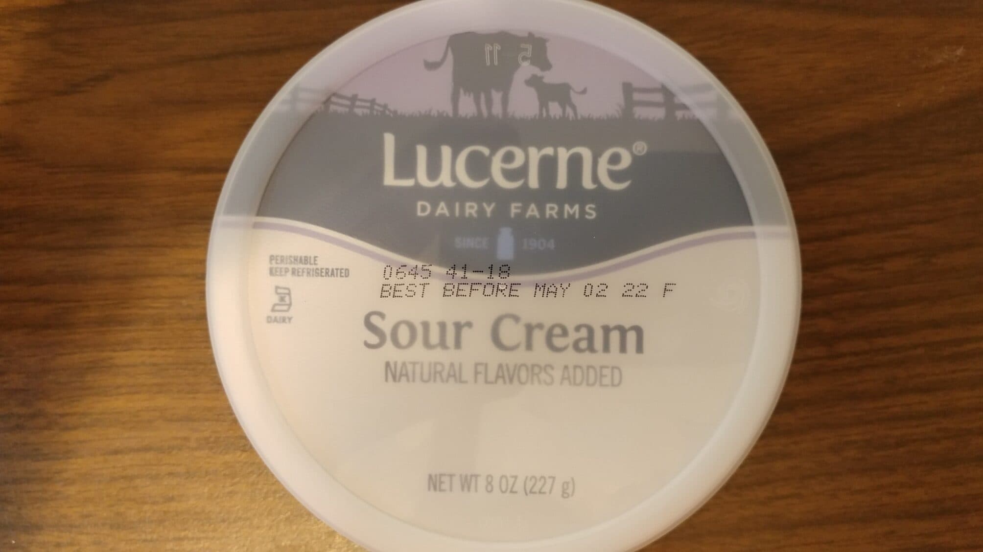 Lucerne Dairy Farms Sour Cream packshot