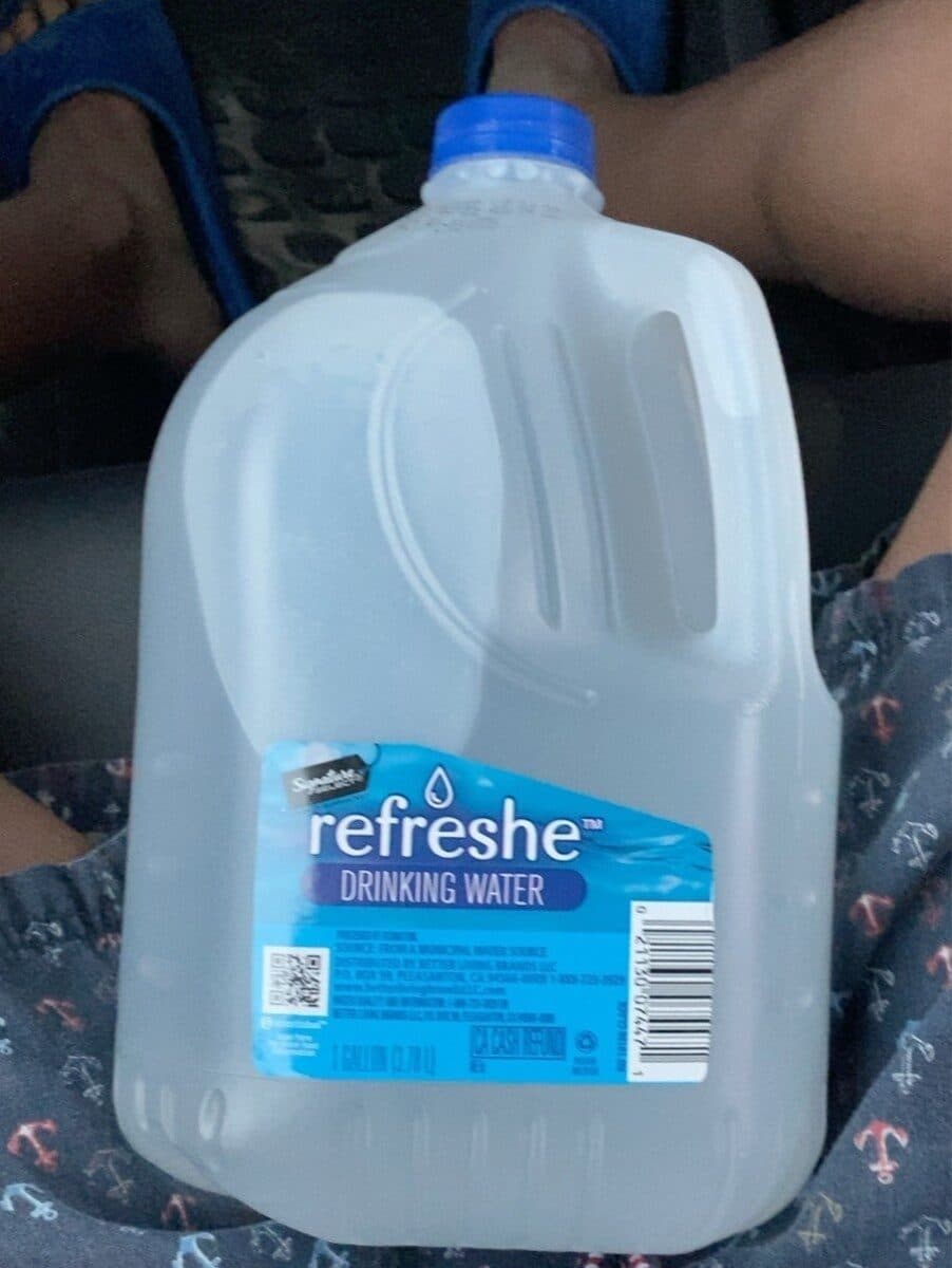 Refreshe Drinking water packshot