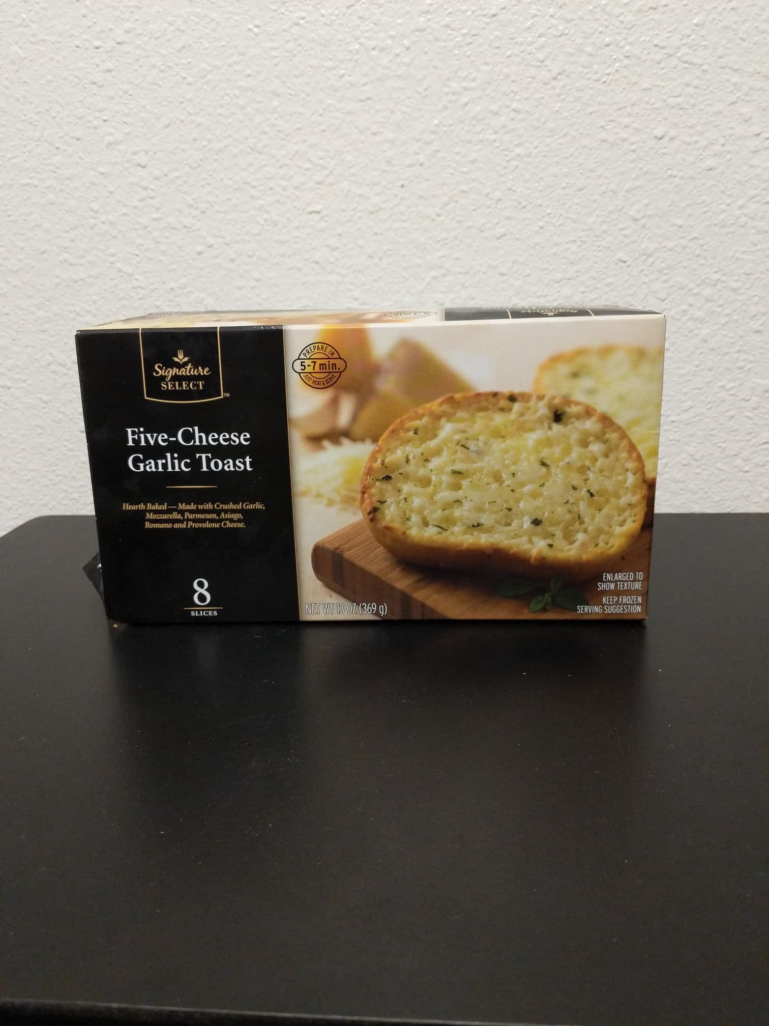 Signature Select Garlic toast packshot
