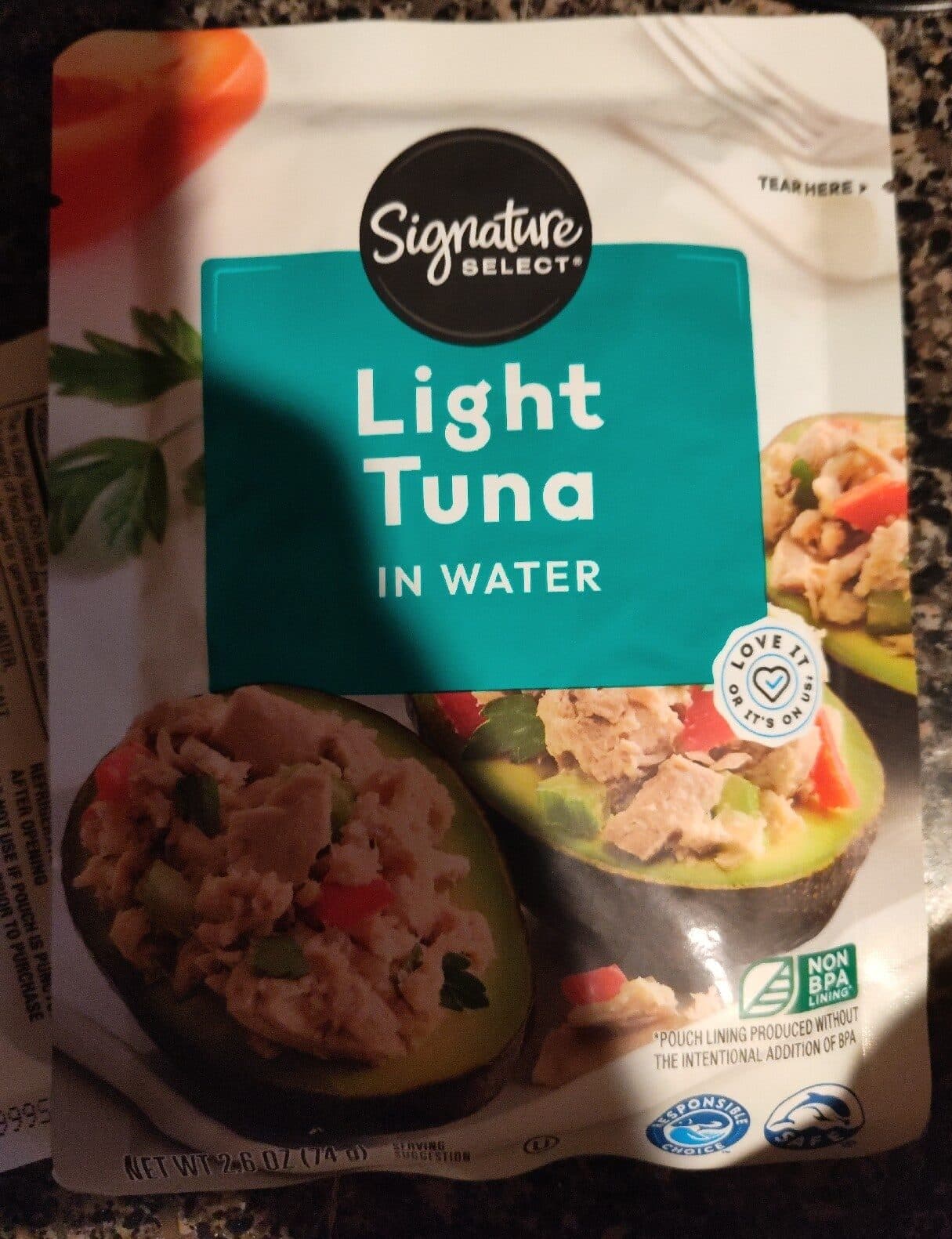 Signature Kitchens Chunk Light Tuna In Water packshot