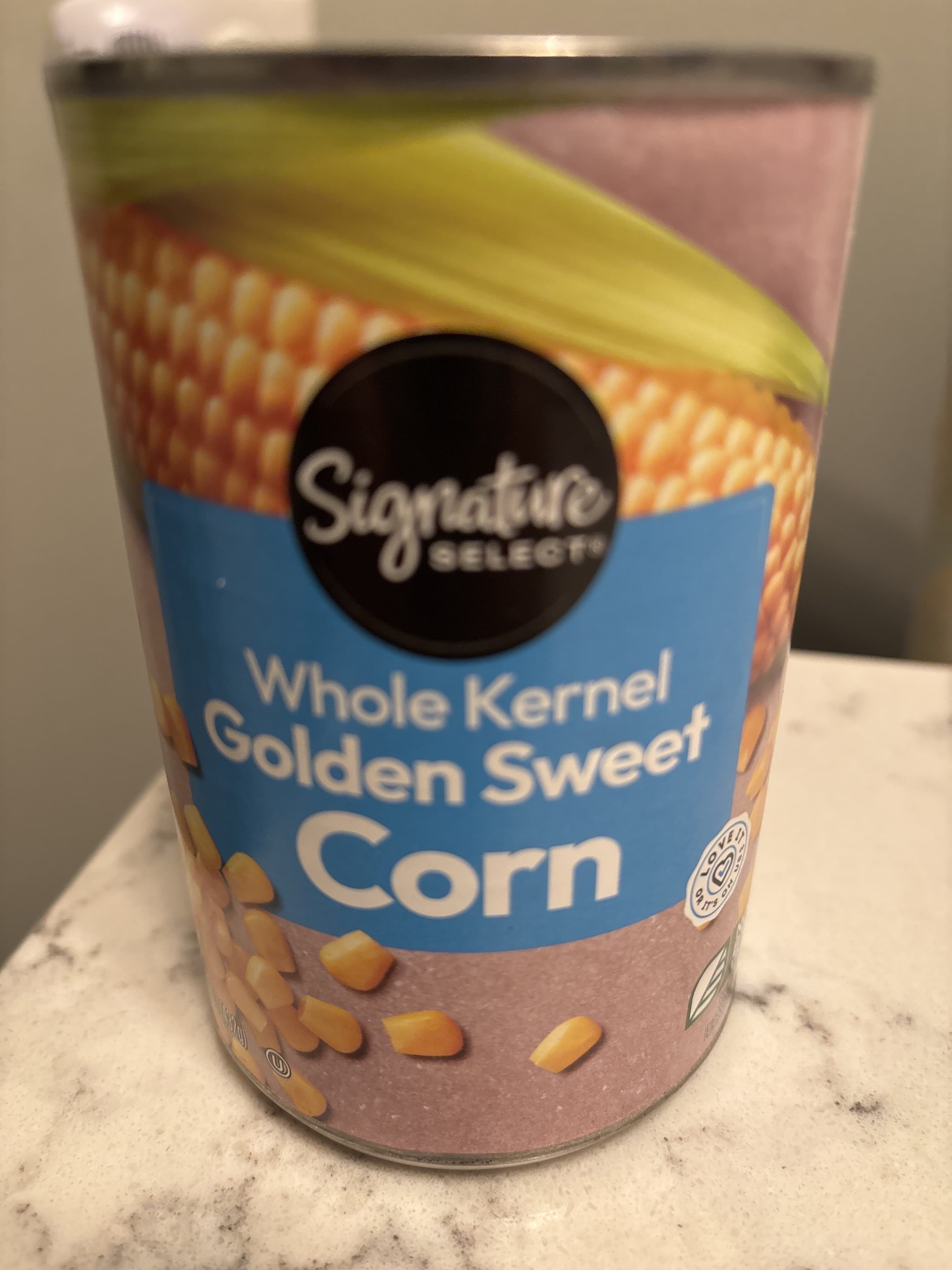 Signature Select Whole Kernel Golden Sweet Corn packshot