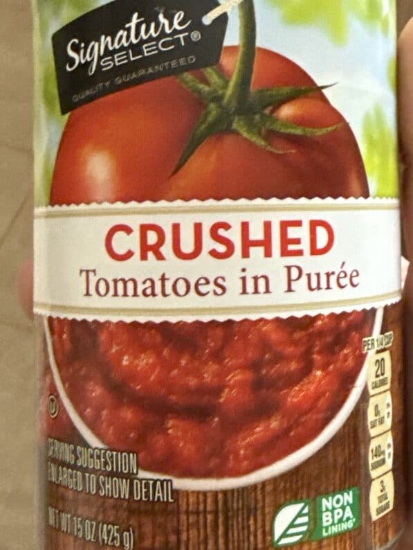 Signature Kitchens Crushed Tomatoes packshot