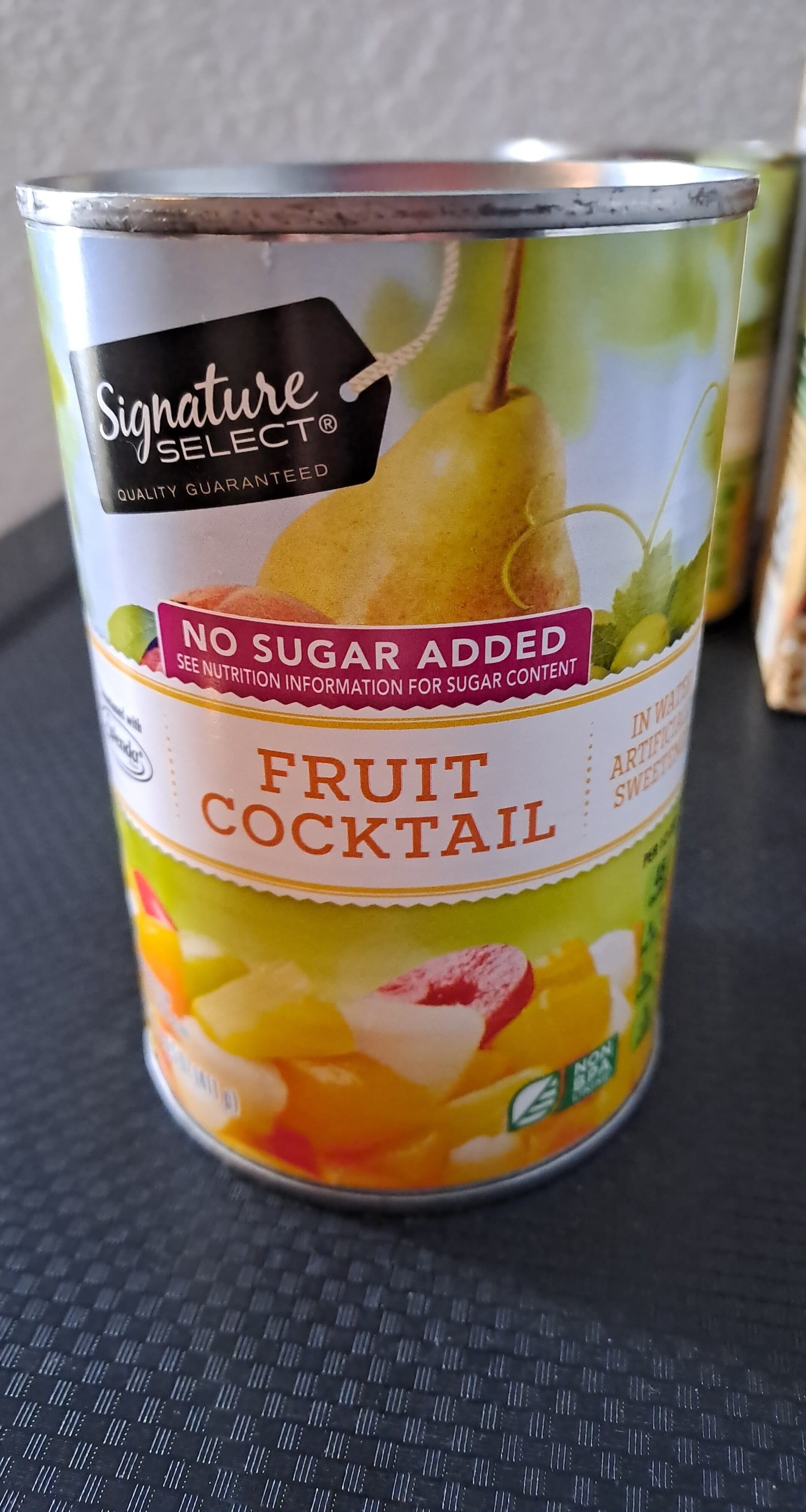 Signature Kitchens Fruit Cocktail packshot