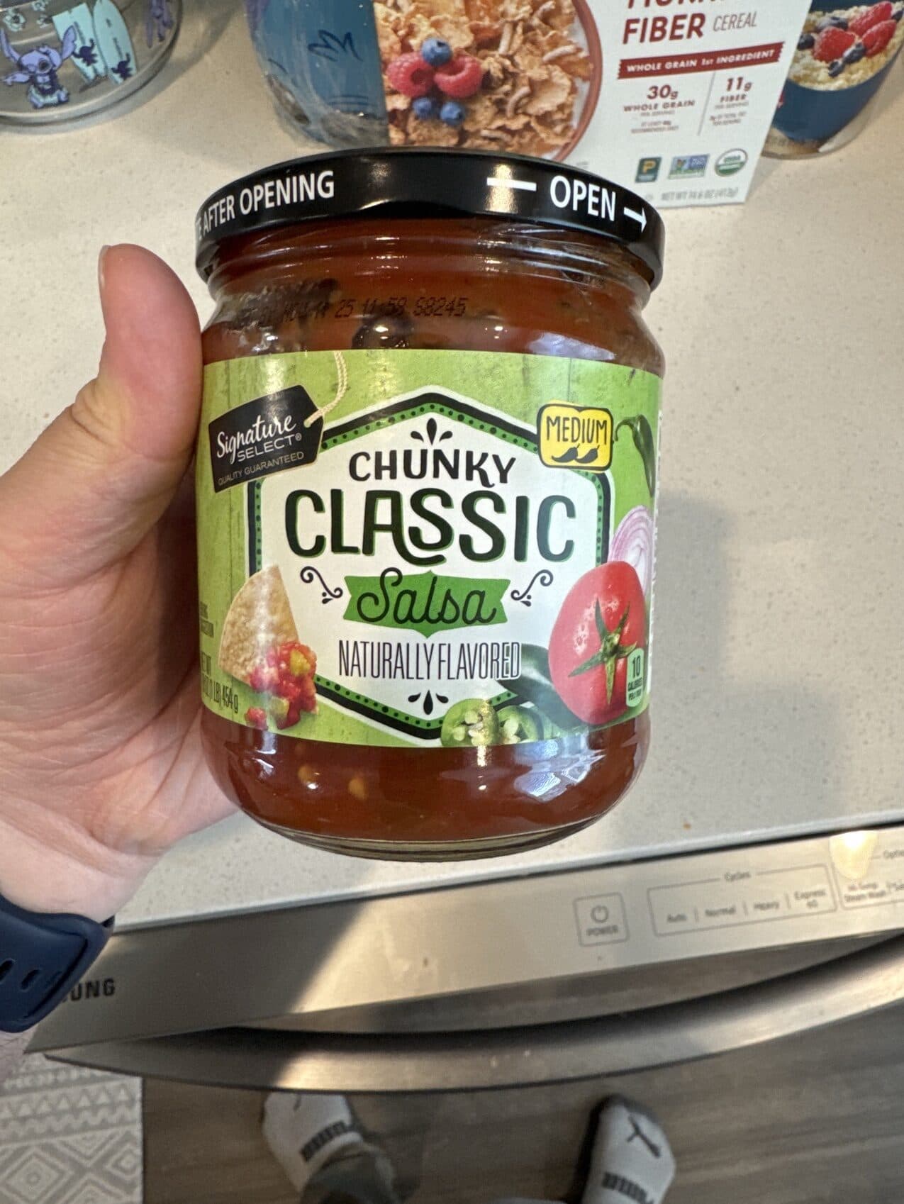 Signature Select Chunky Classic Salsa packshot