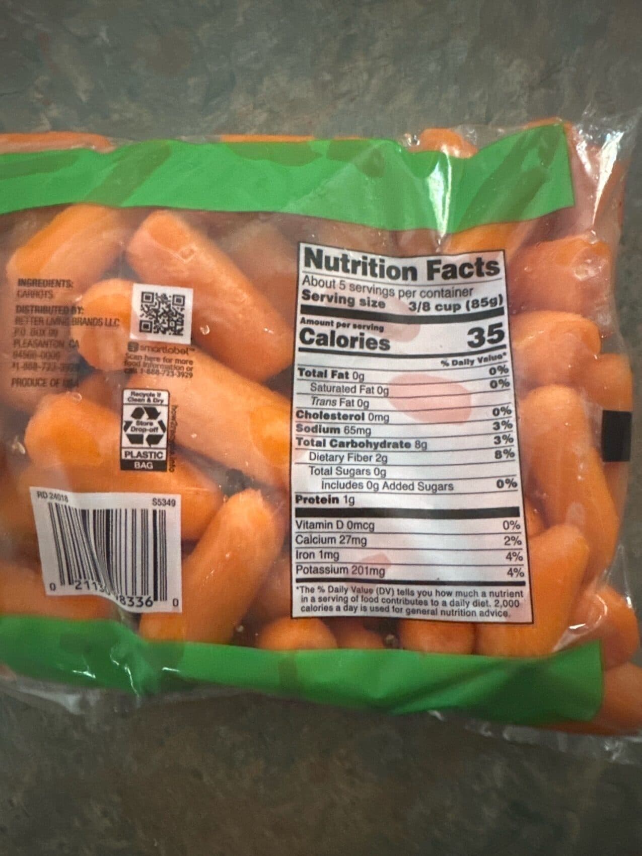 Signature Farms Peeled Baby-Cut Carrots packshot