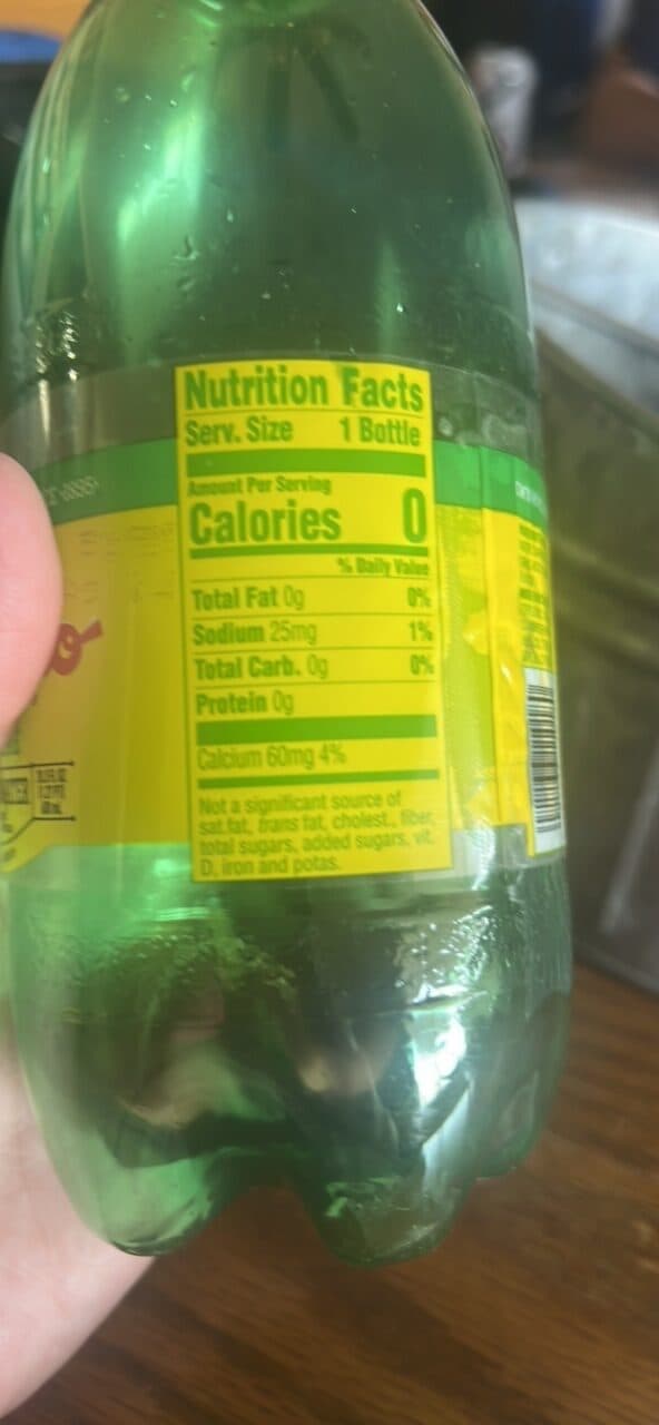 Topo Chico Topo Chico Twist of Lime Mineral Water packshot