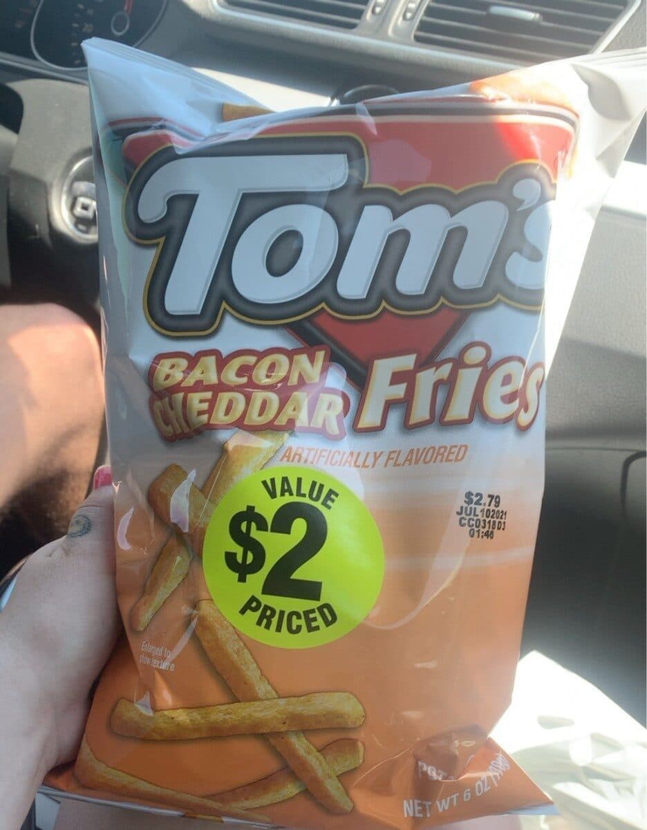 Tom's Tom’s Bacon Cheddar Fries packshot