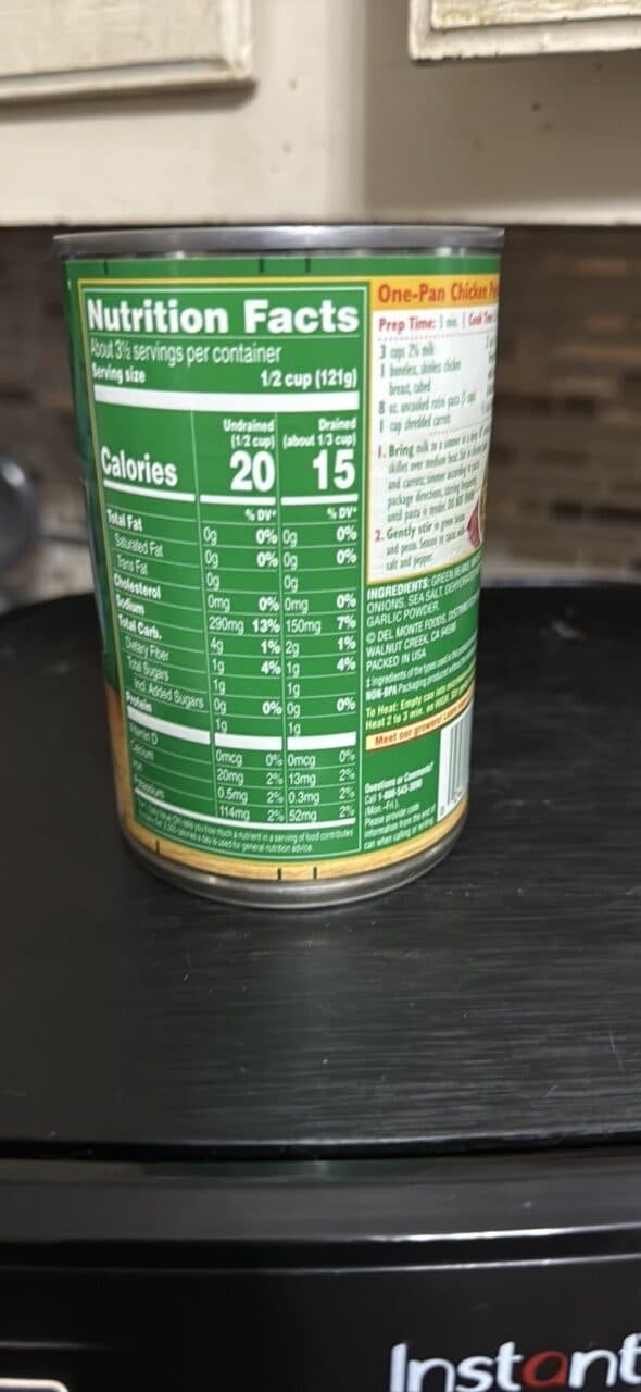 Del Monte French Style Green Beans with Onions, Red Peppers & Garlic packshot
