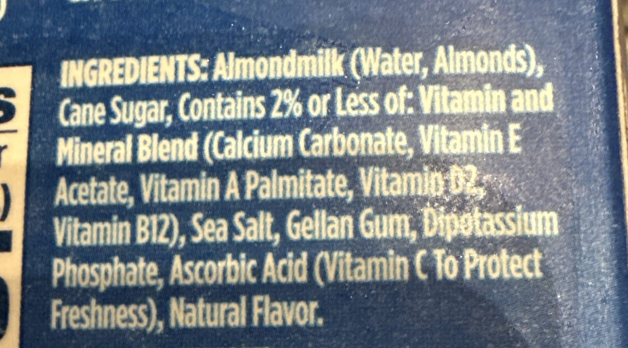 Silk Almondmilk packshot