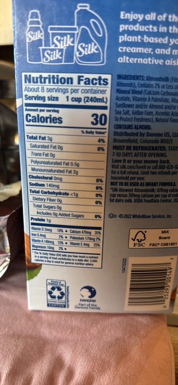 Silk Almondmilk packshot