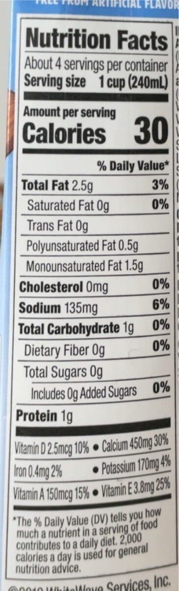 Silk Almondmilk packshot