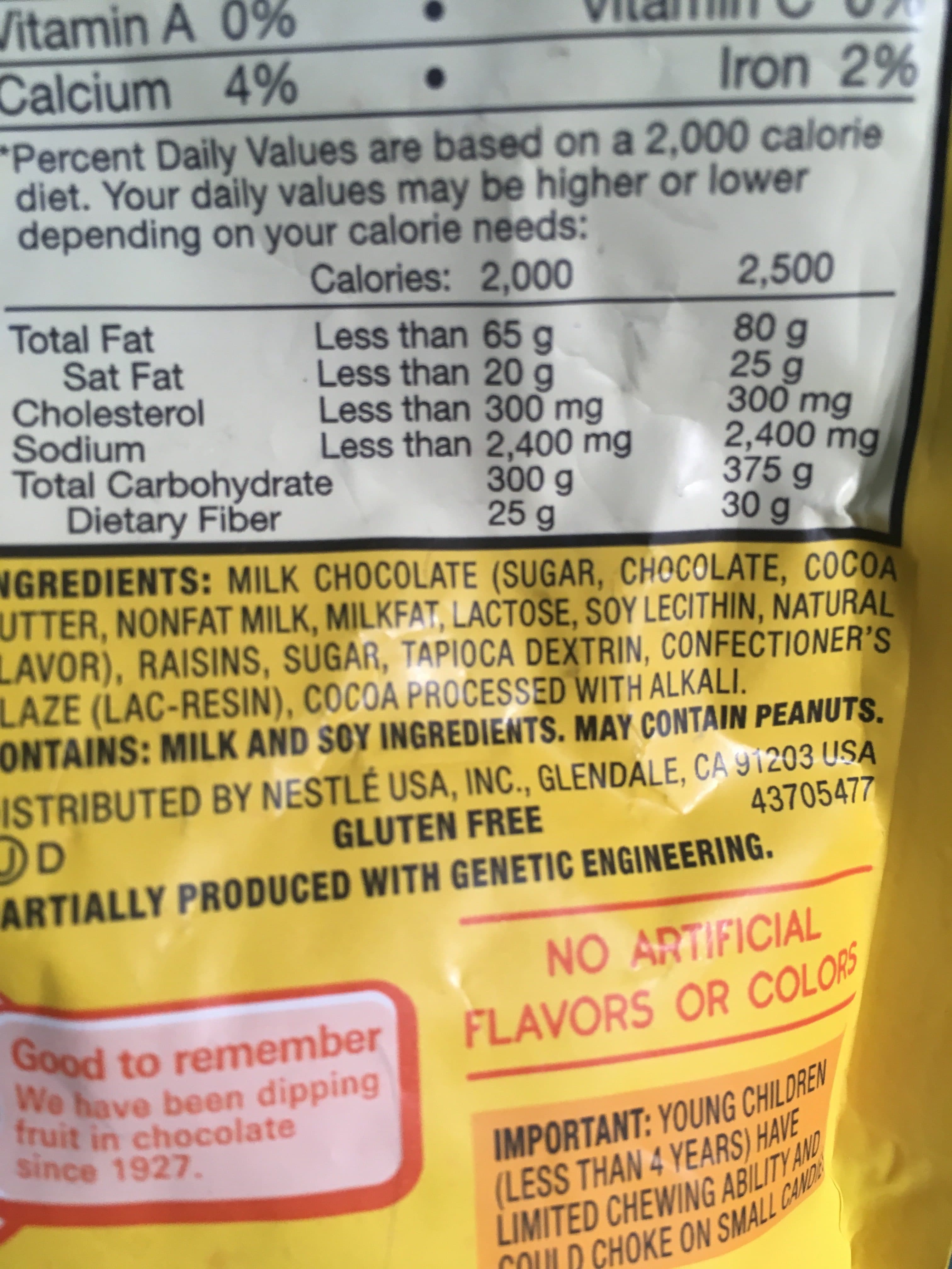 Nestlé California raisins covered in chocolate packshot